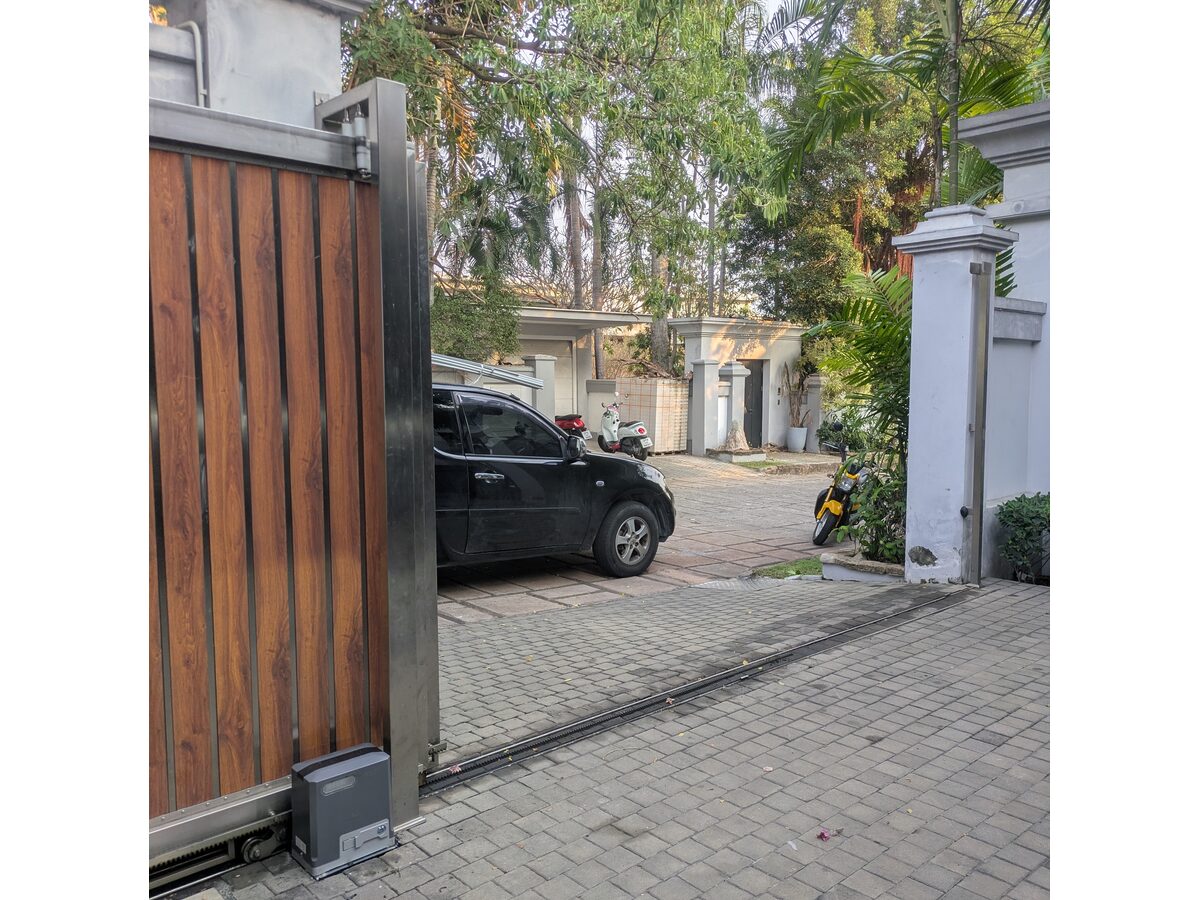 ติดตั้งประตูบานเลื่อน RSE ND1000 บ้านพัก