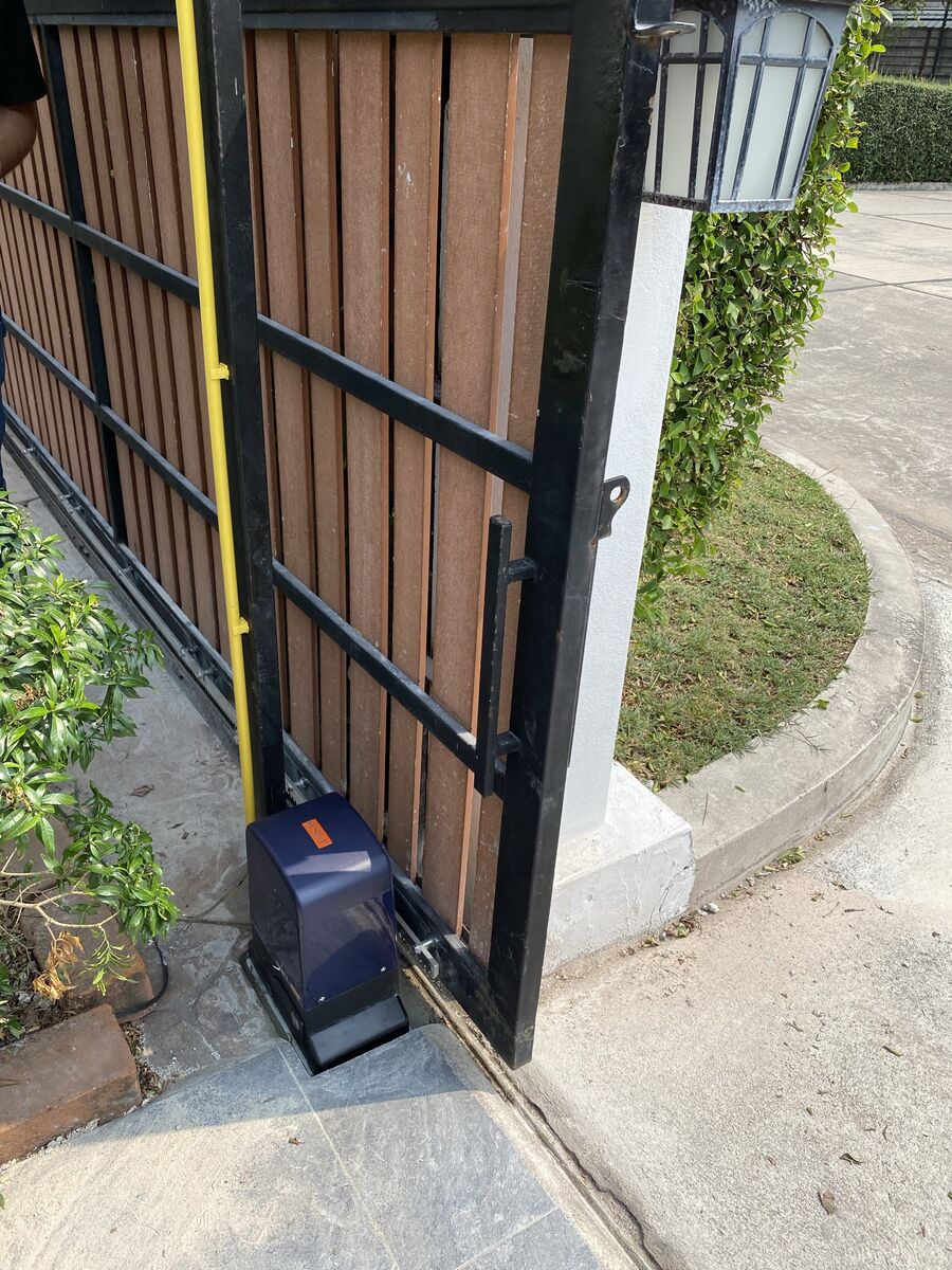 ประตูรีโมทบ้านพัก