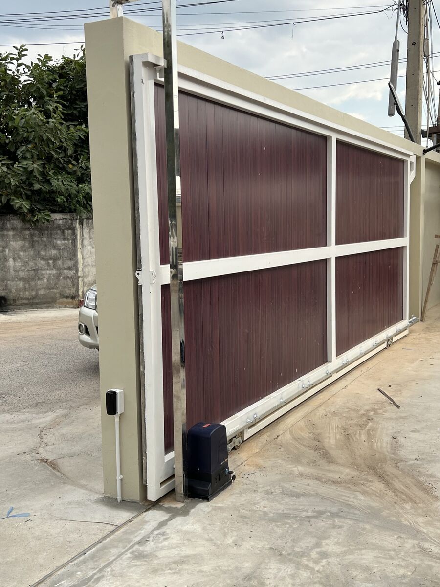 ติดตั้งประตูรีโมทบานเลื่อน